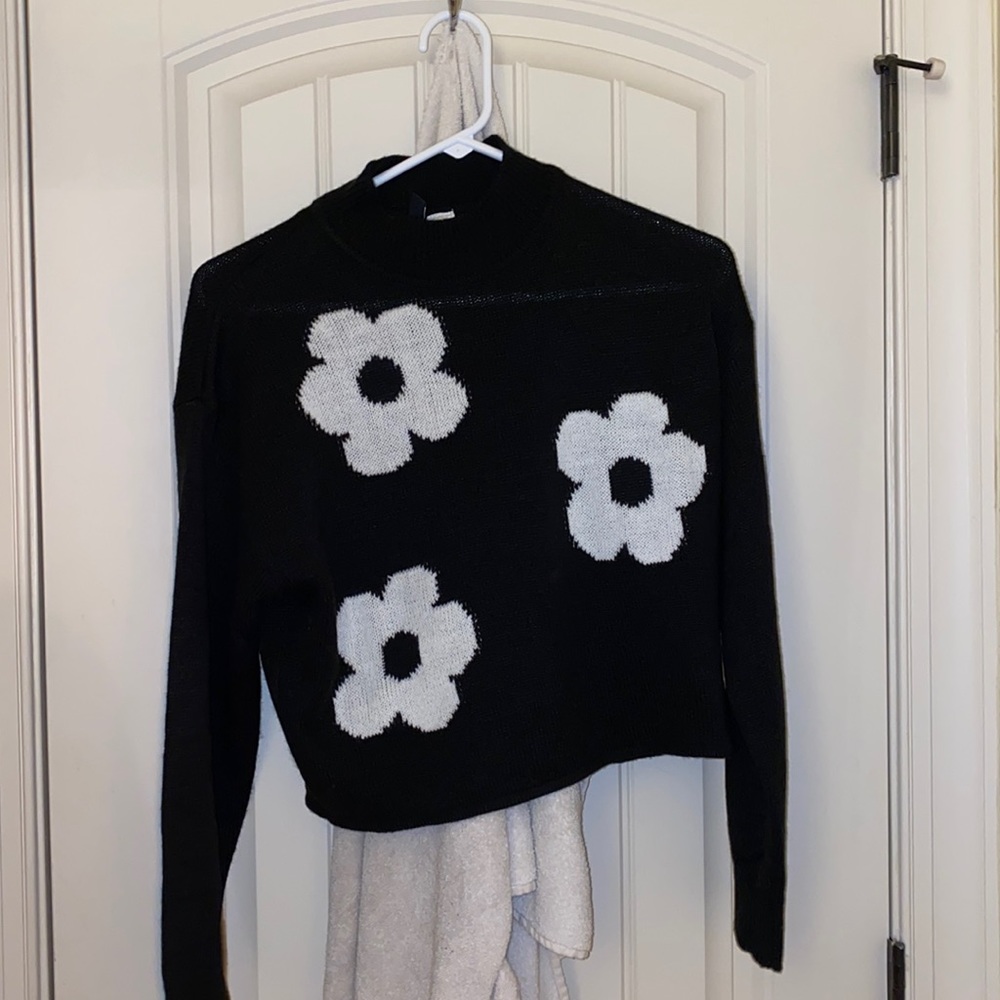 Flower sweater